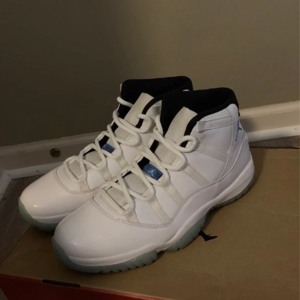 Jordan 11 legend blue